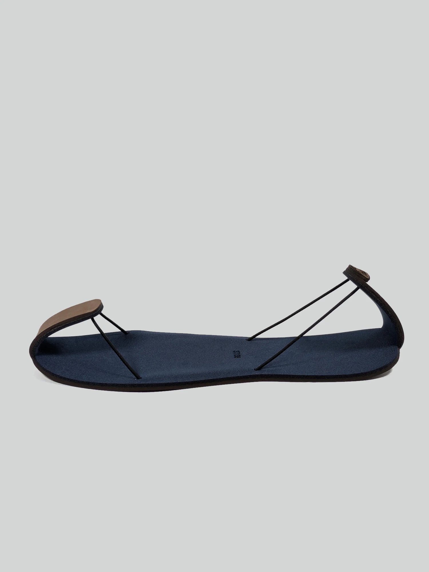 surchaussure marron de profil