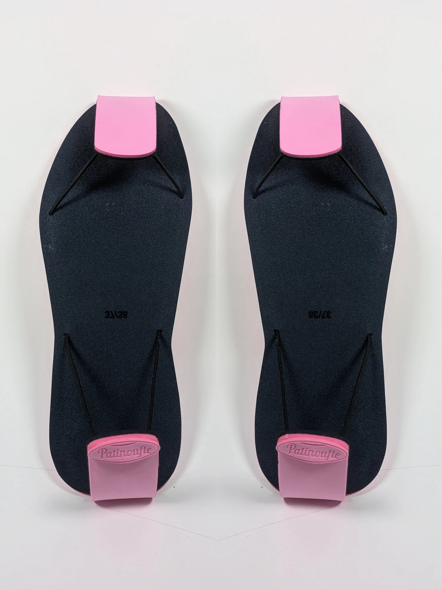 paire de surchaussure rose réutilisable